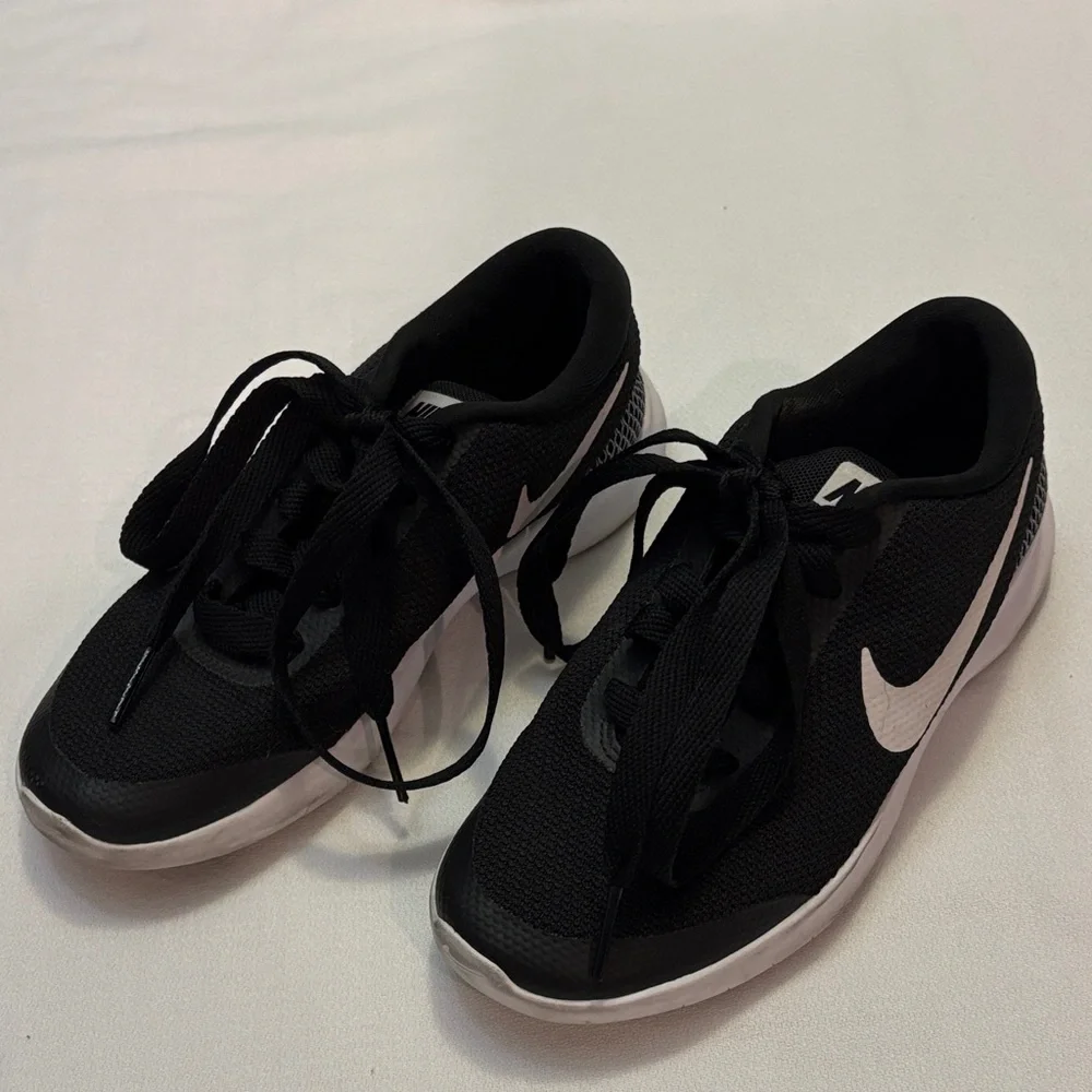 Nike Black and White Running Shoes